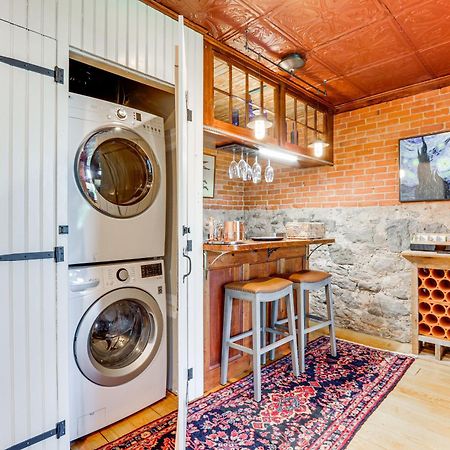 Downtown Essex Apartment - Steps To River! Экстерьер фото