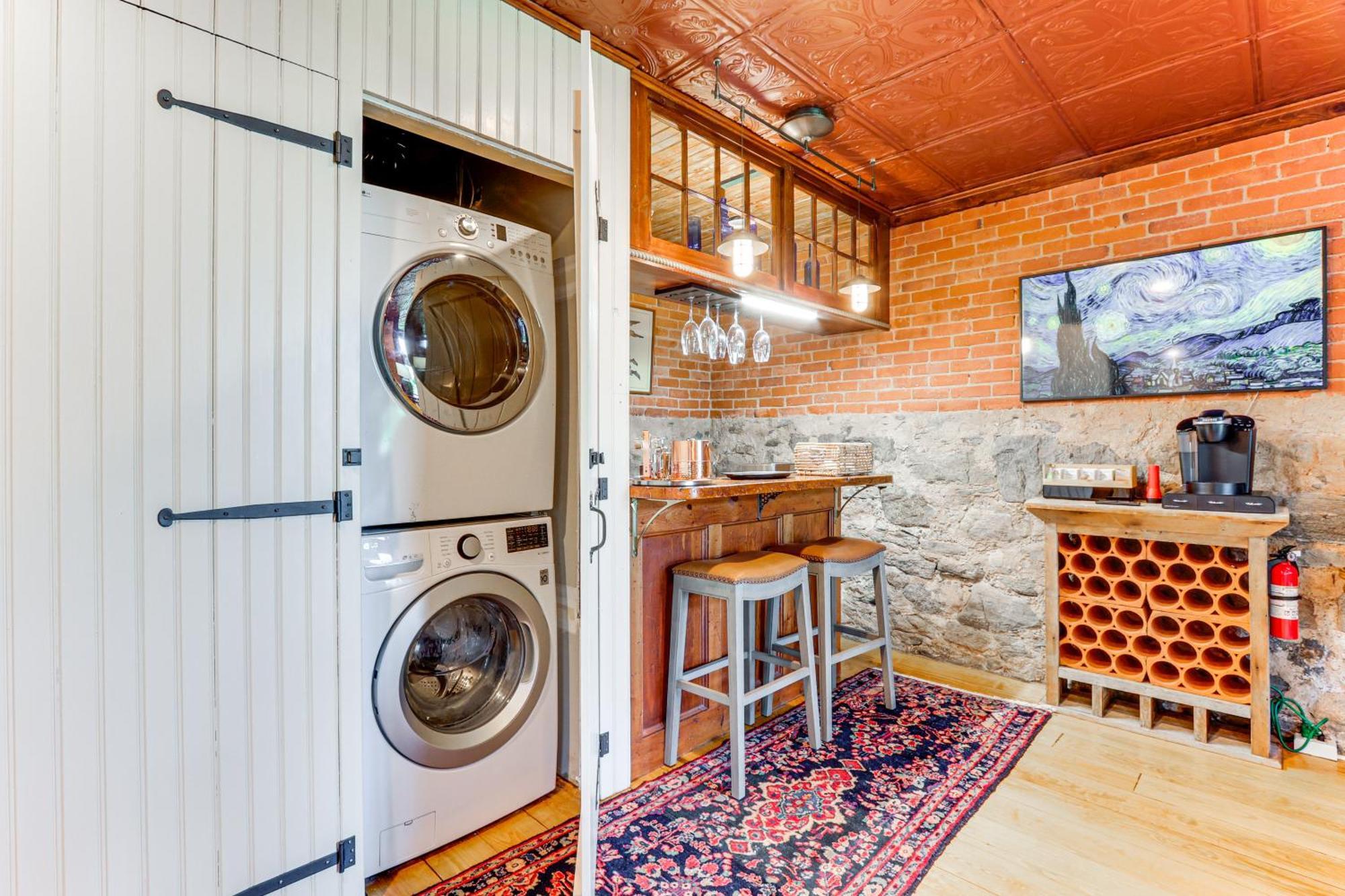Downtown Essex Apartment - Steps To River! Экстерьер фото