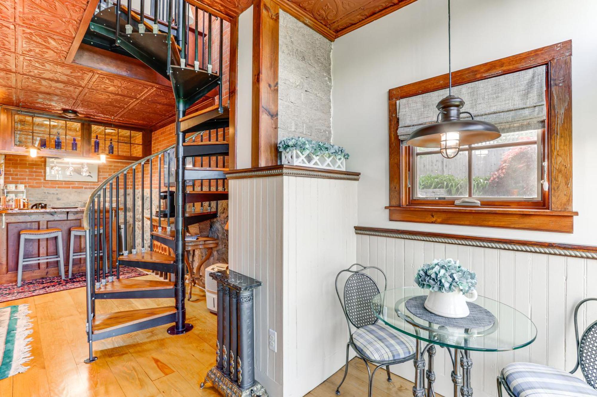 Downtown Essex Apartment - Steps To River! Экстерьер фото