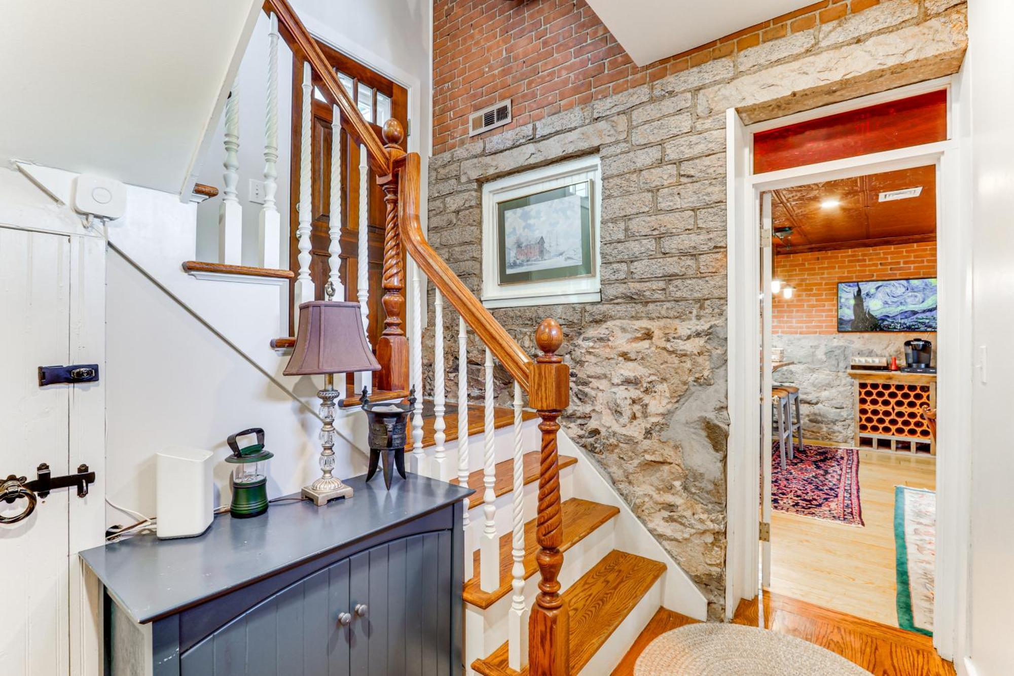 Downtown Essex Apartment - Steps To River! Экстерьер фото
