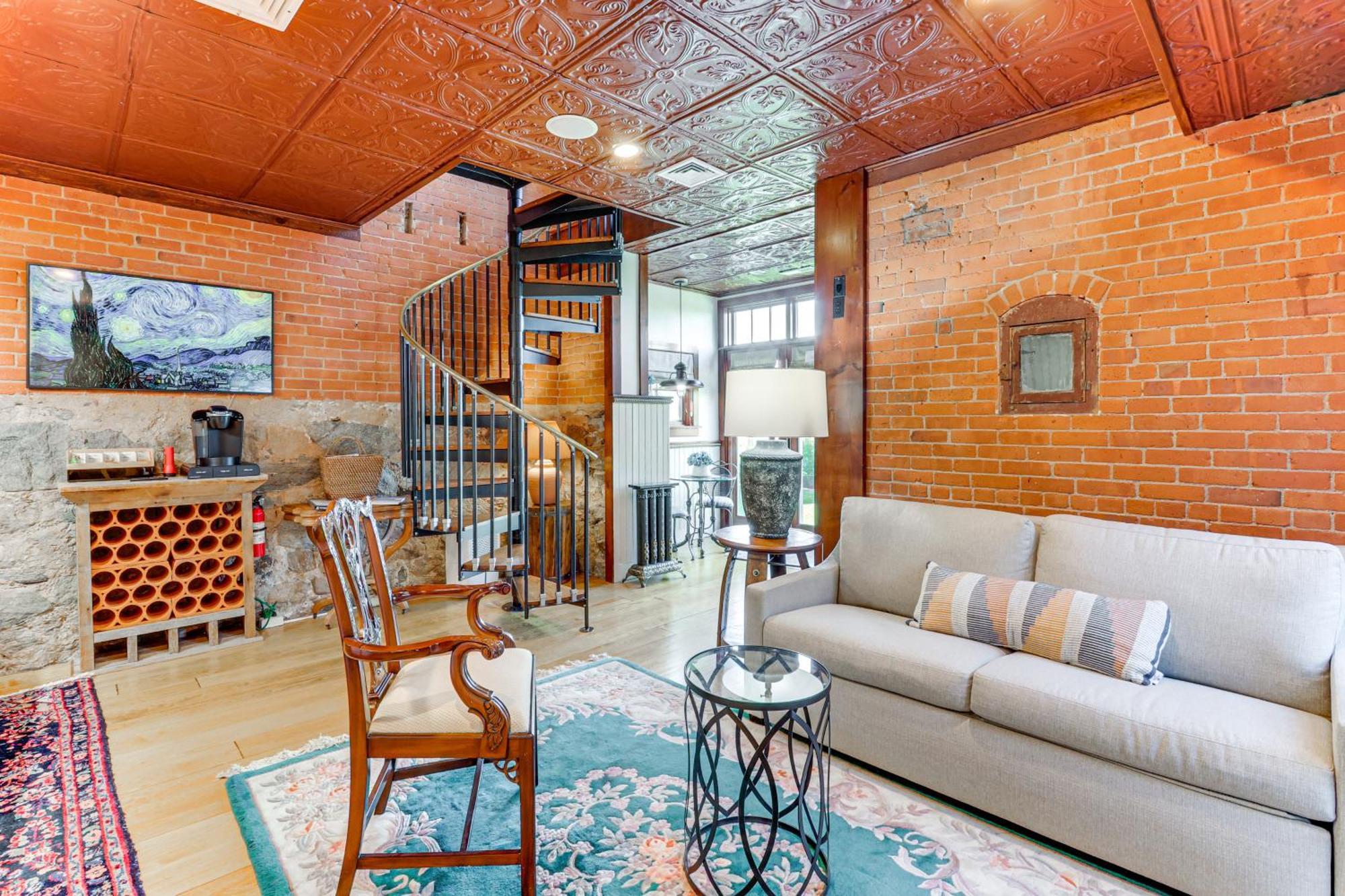 Downtown Essex Apartment - Steps To River! Экстерьер фото
