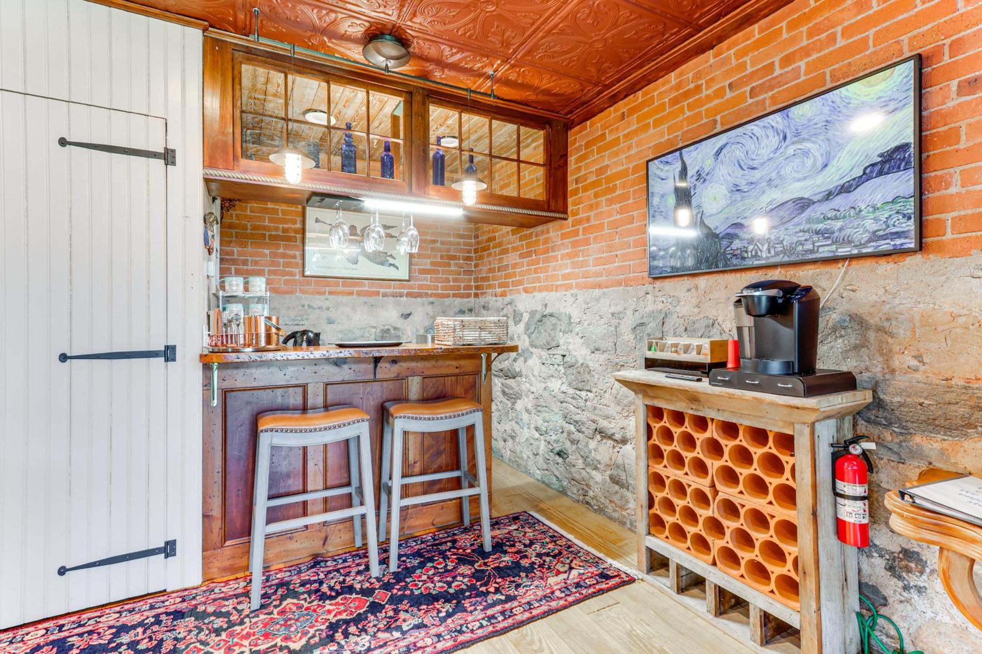 Downtown Essex Apartment - Steps To River! Экстерьер фото